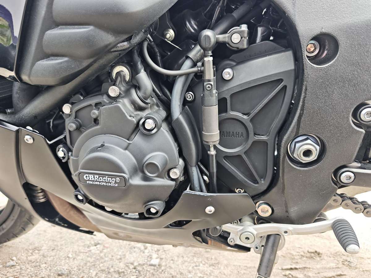 Yamaha R1 1000cc, superbikes