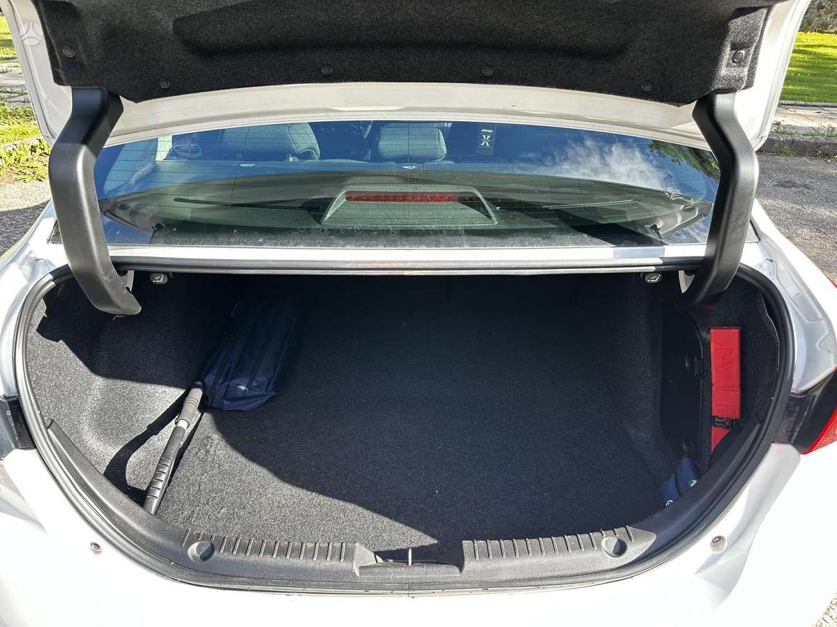 Mazda 3, 2.0 l., Седан