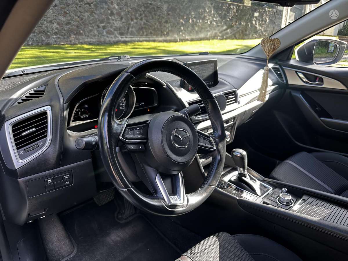 Mazda 3, 2.0 l., Седан