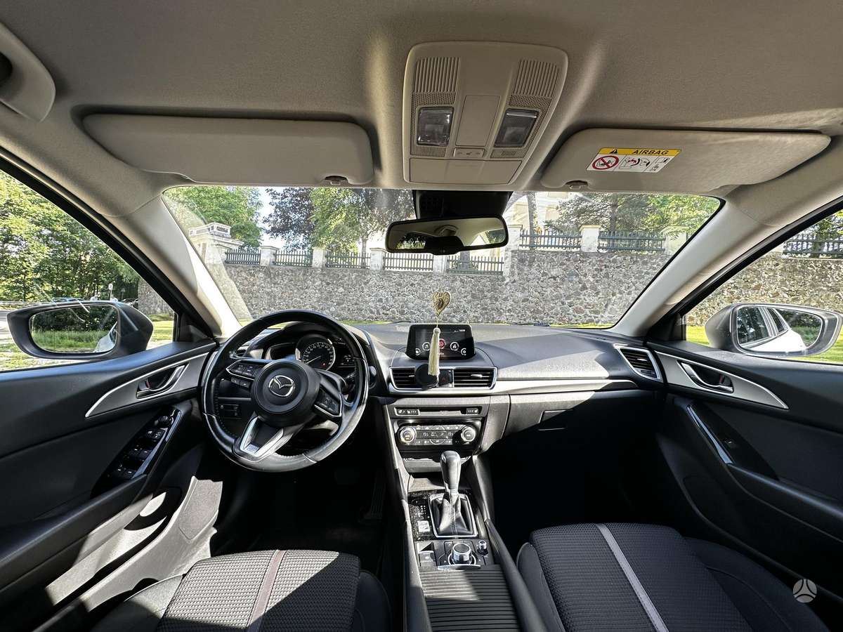 Mazda 3, 2.0 l., Седан