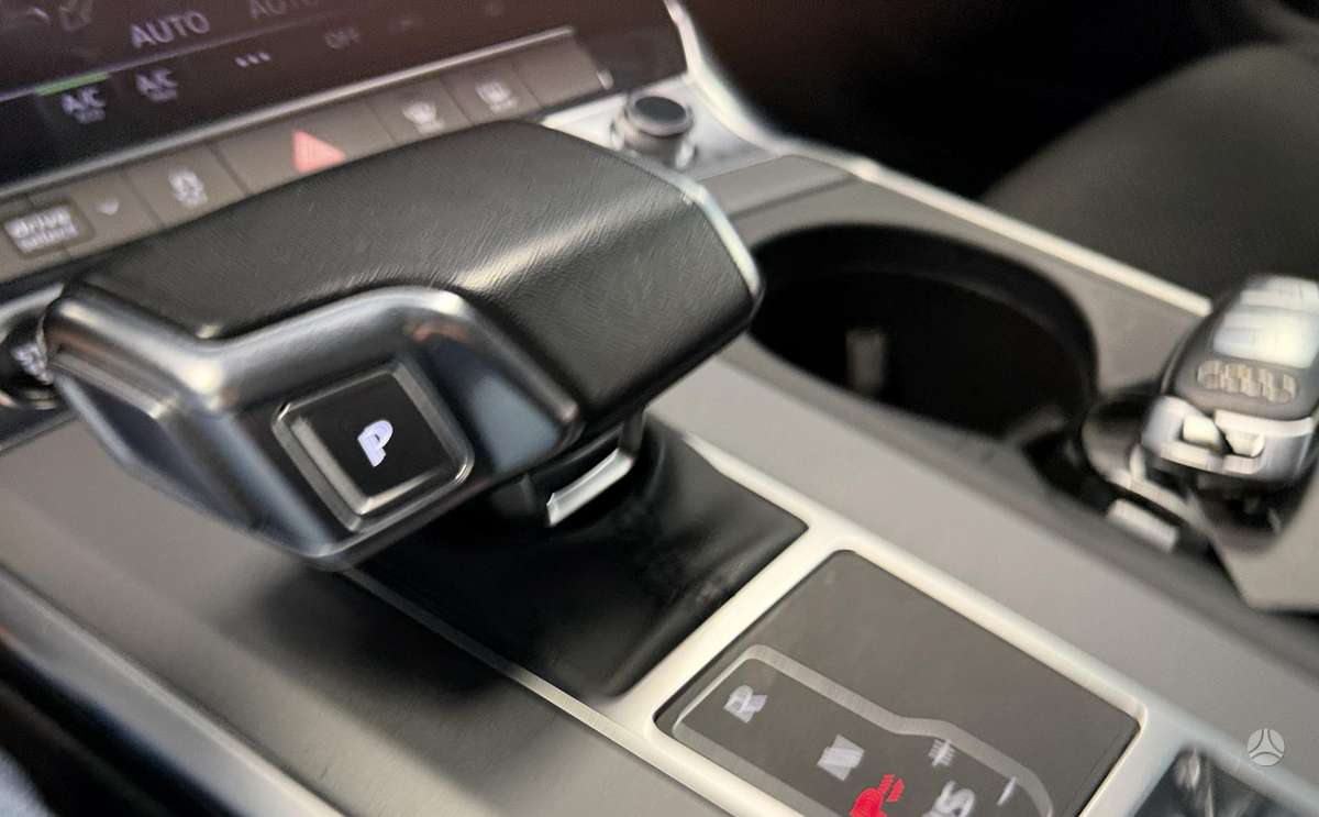 Audi A6, 2.0 l., Седан