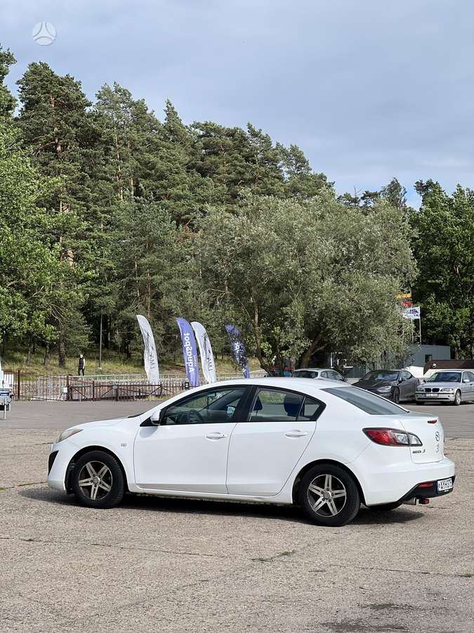 Mazda 3, 2.0 l., Седан