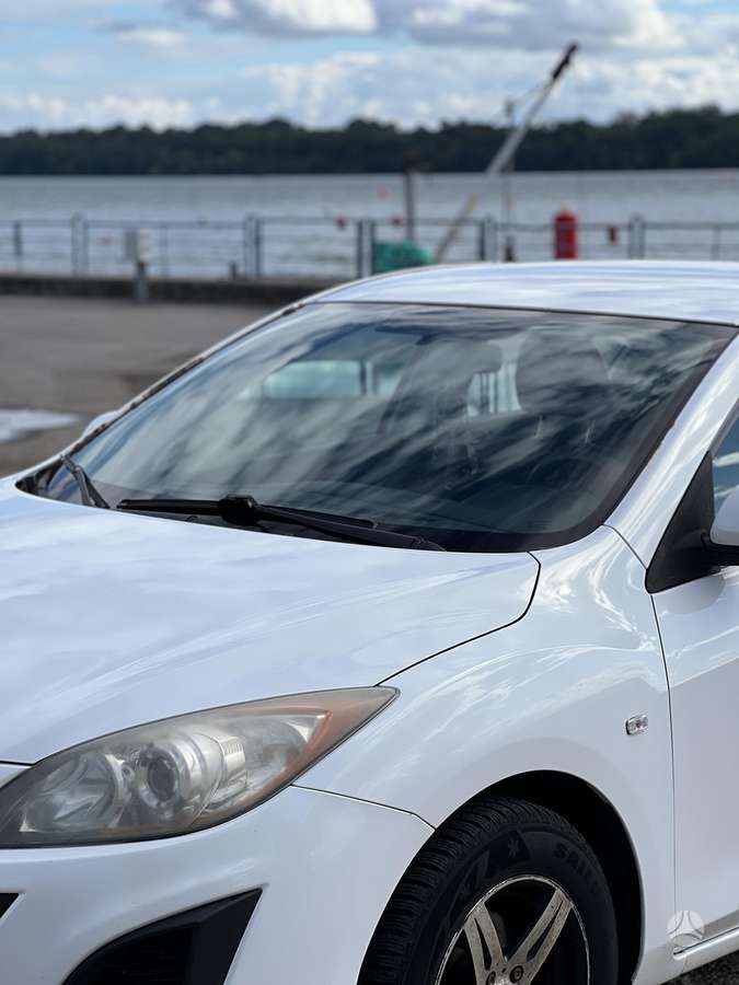 Mazda 3, 2.0 l., Седан