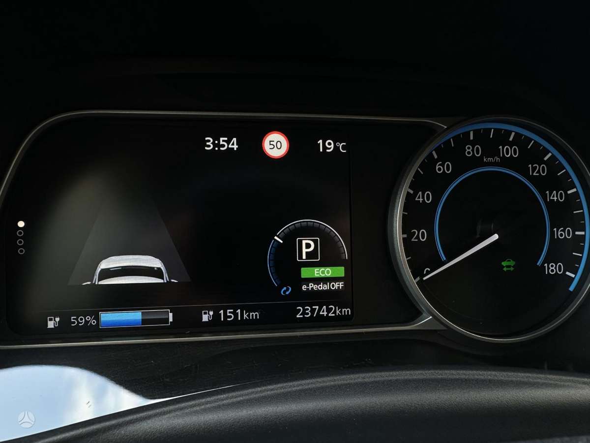 Nissan Leaf, 40 kWh, hatchback