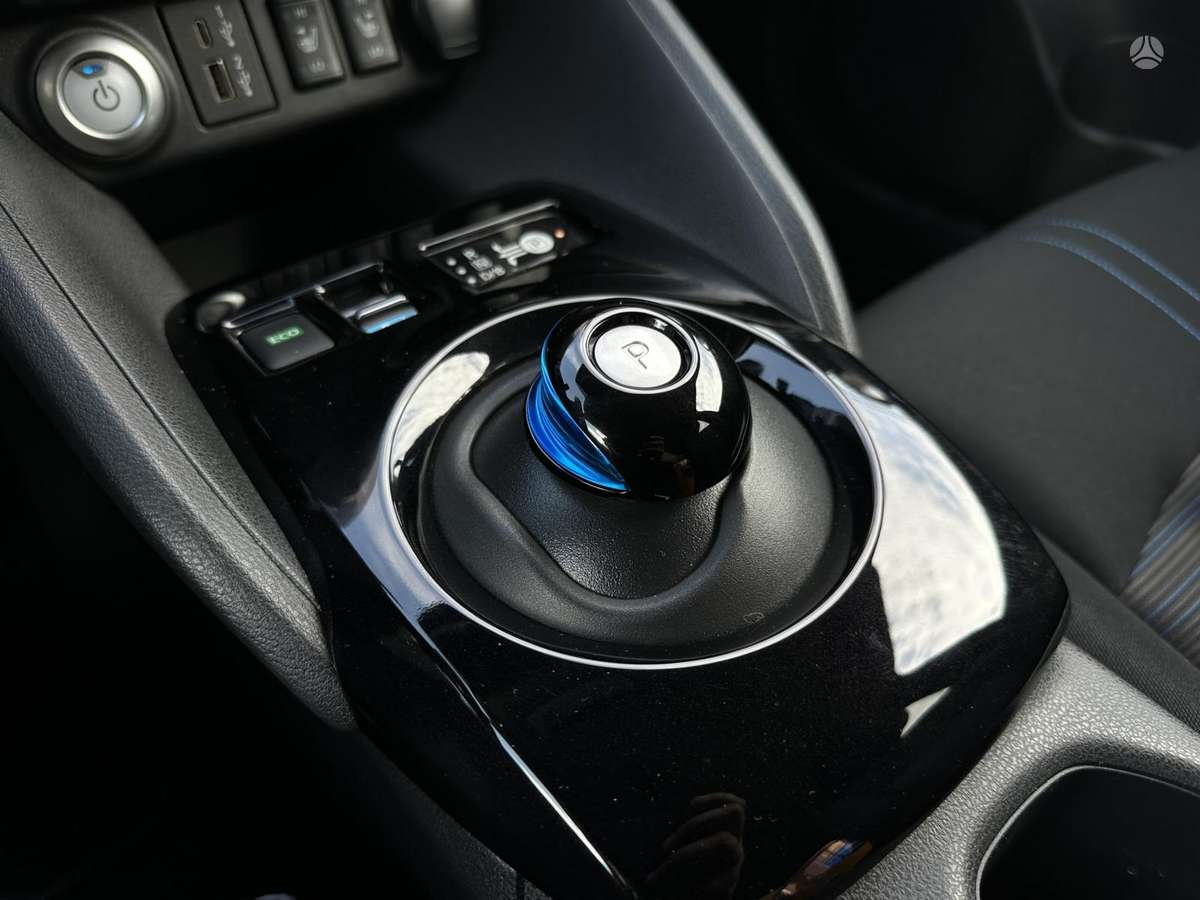Nissan Leaf, 40 kWh, hatchback