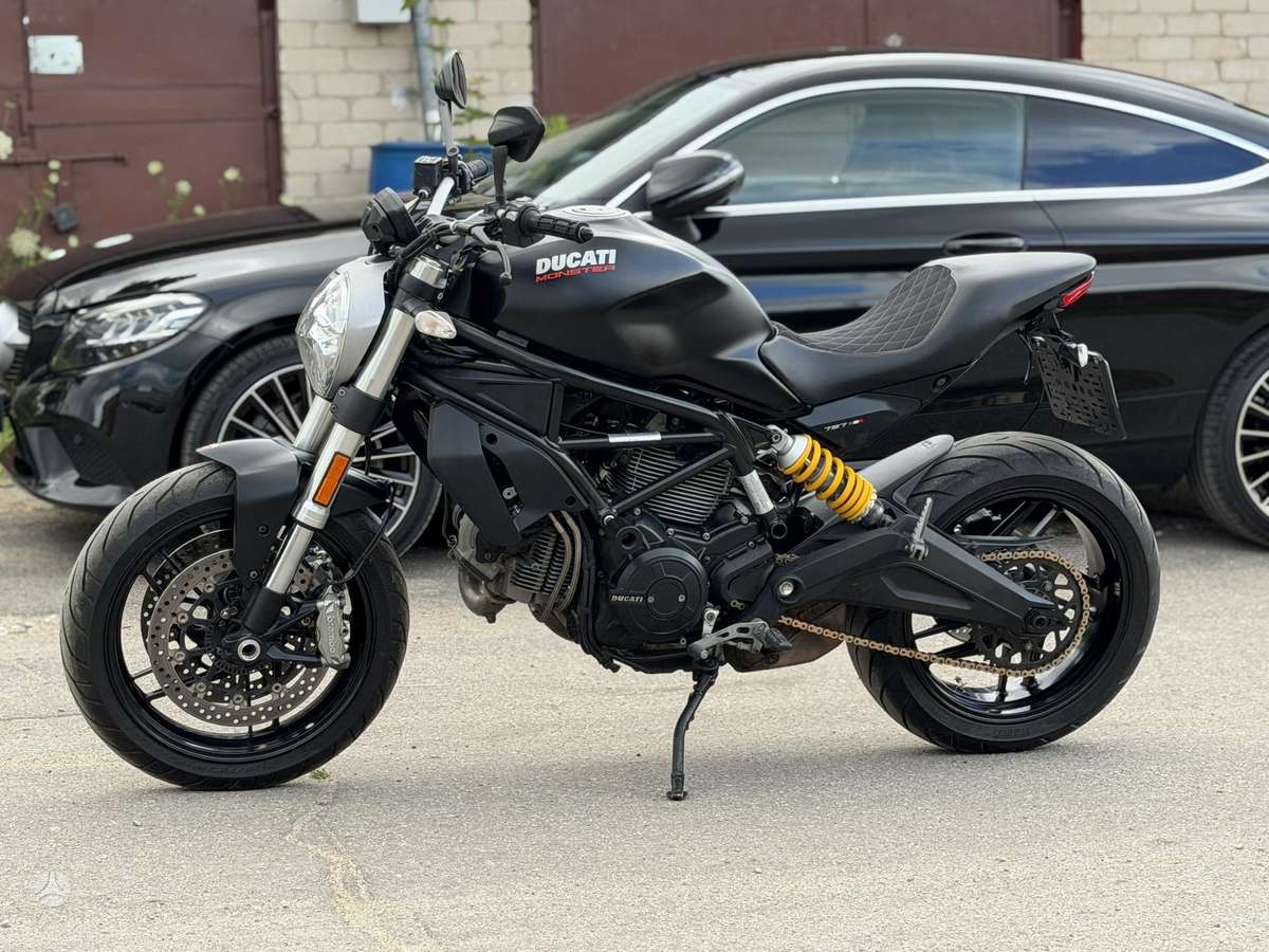 Ducati Monster 797cc, street / classic