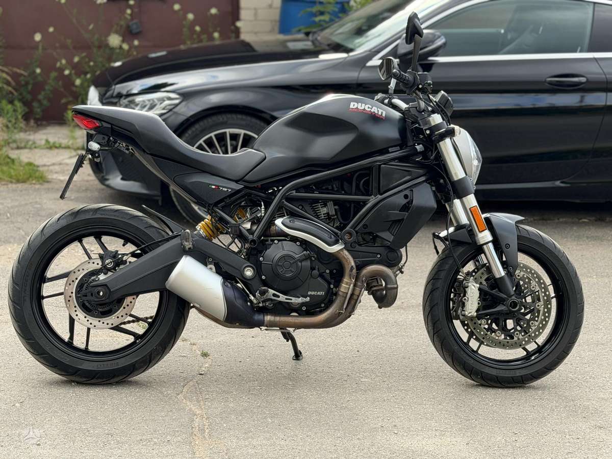 Ducati Monster 797cc, street / classic