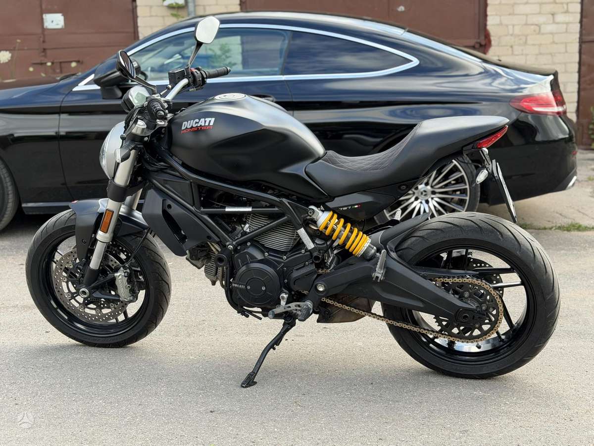 Ducati Monster 797cc, street / classic