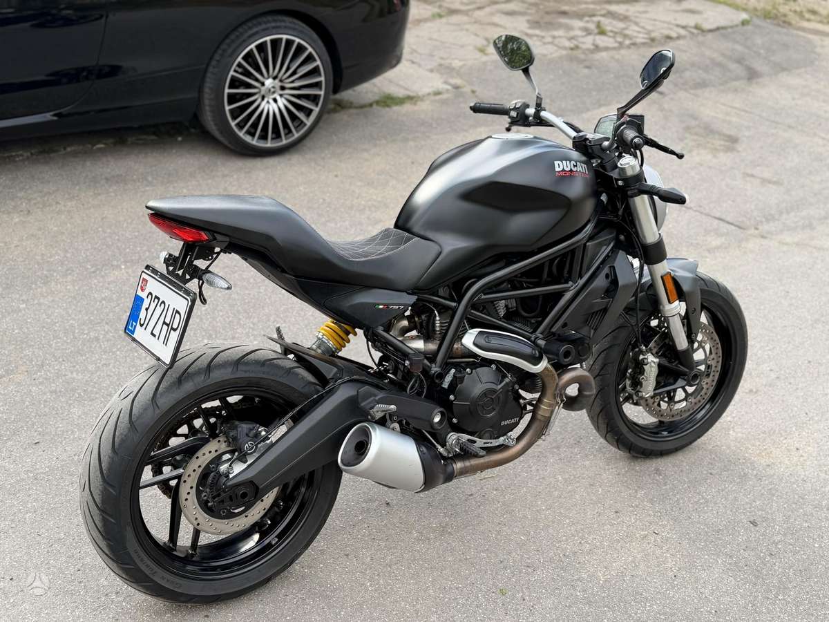 Ducati Monster 797cc, street / classic
