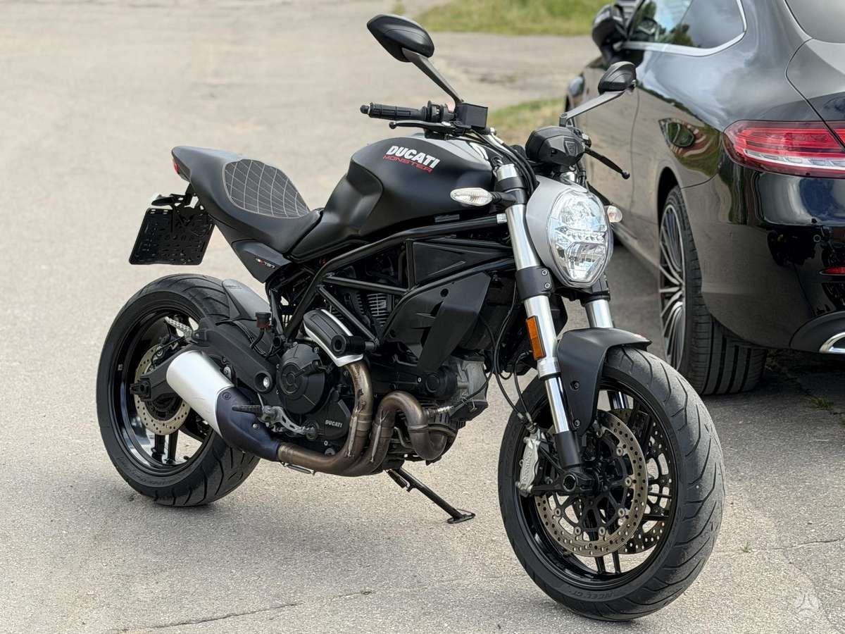 Ducati Monster 797cc, street / classic