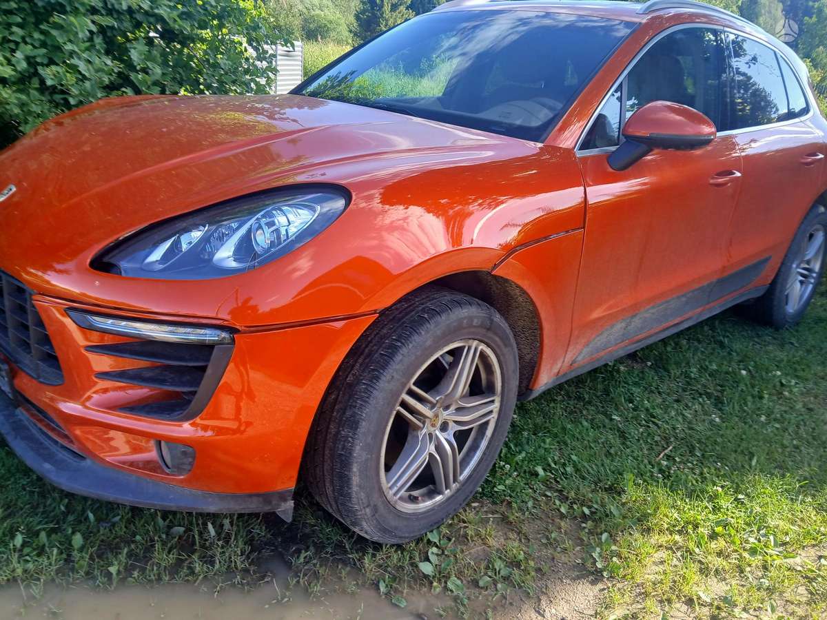 Porsche Macan - 1