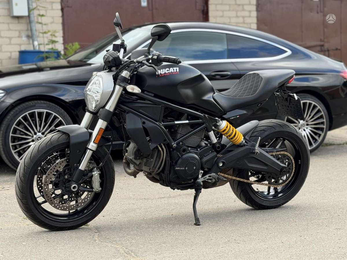 Ducati Monster 797cc, street / classic