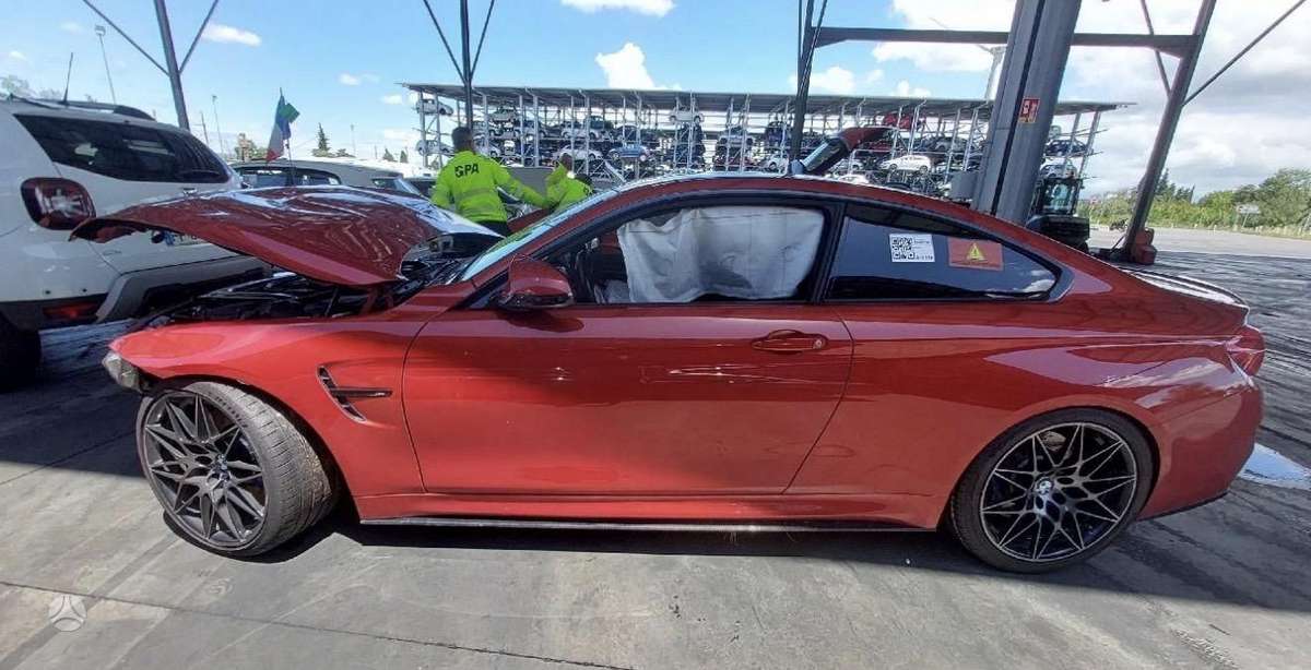 BMW M4, Купе (coupe)
