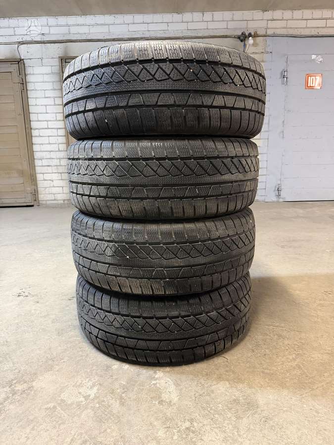 Petlas Explero, всесезонные 235/50 R19