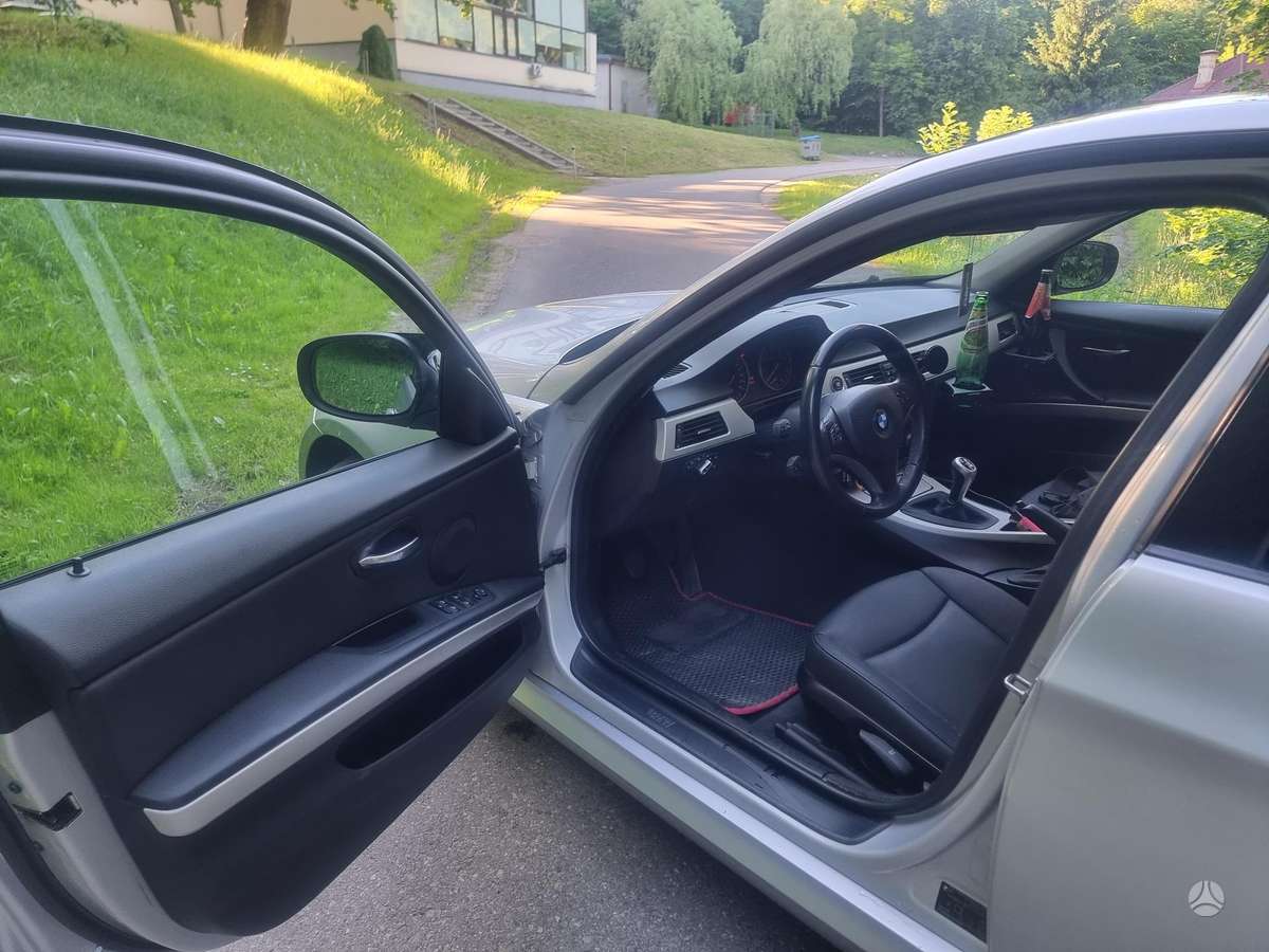 BMW 320, 2.0 l., Седан
