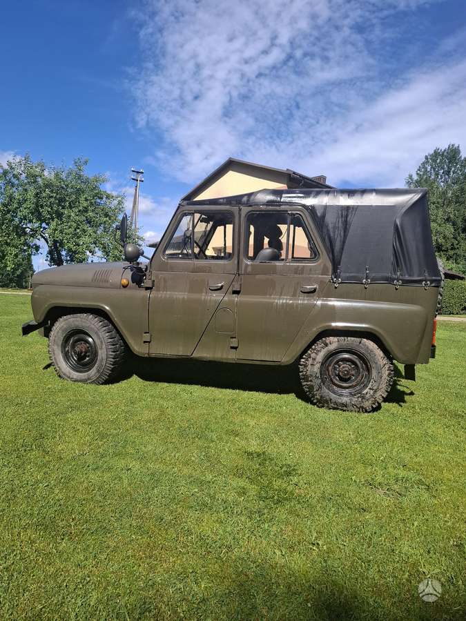 UAZ 3151, 2.5 l., Седан