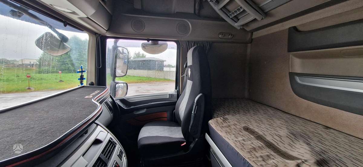 DAF XF 510, double sleeper