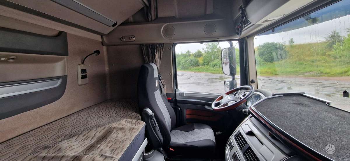 DAF XF 510, double sleeper