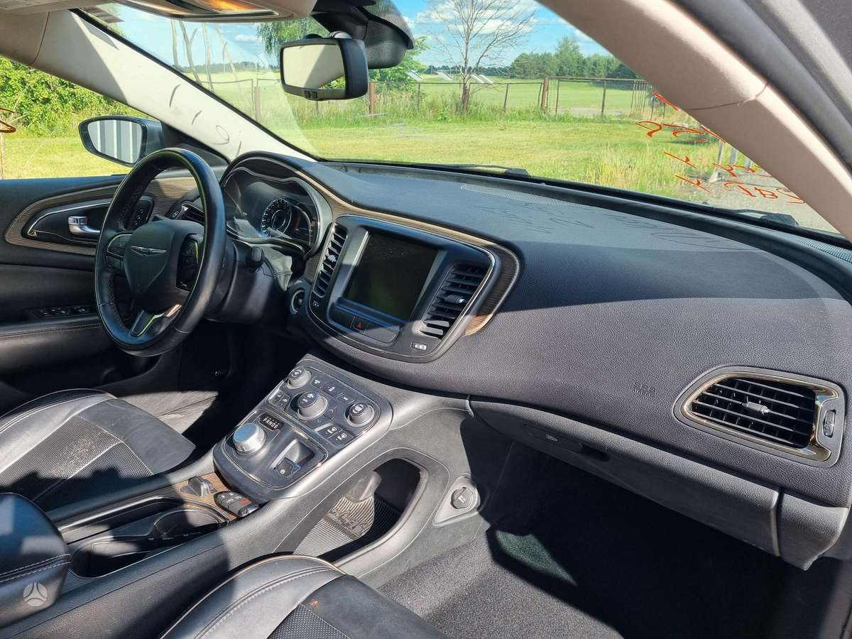 Chrysler 200, 3.6 l., Седан