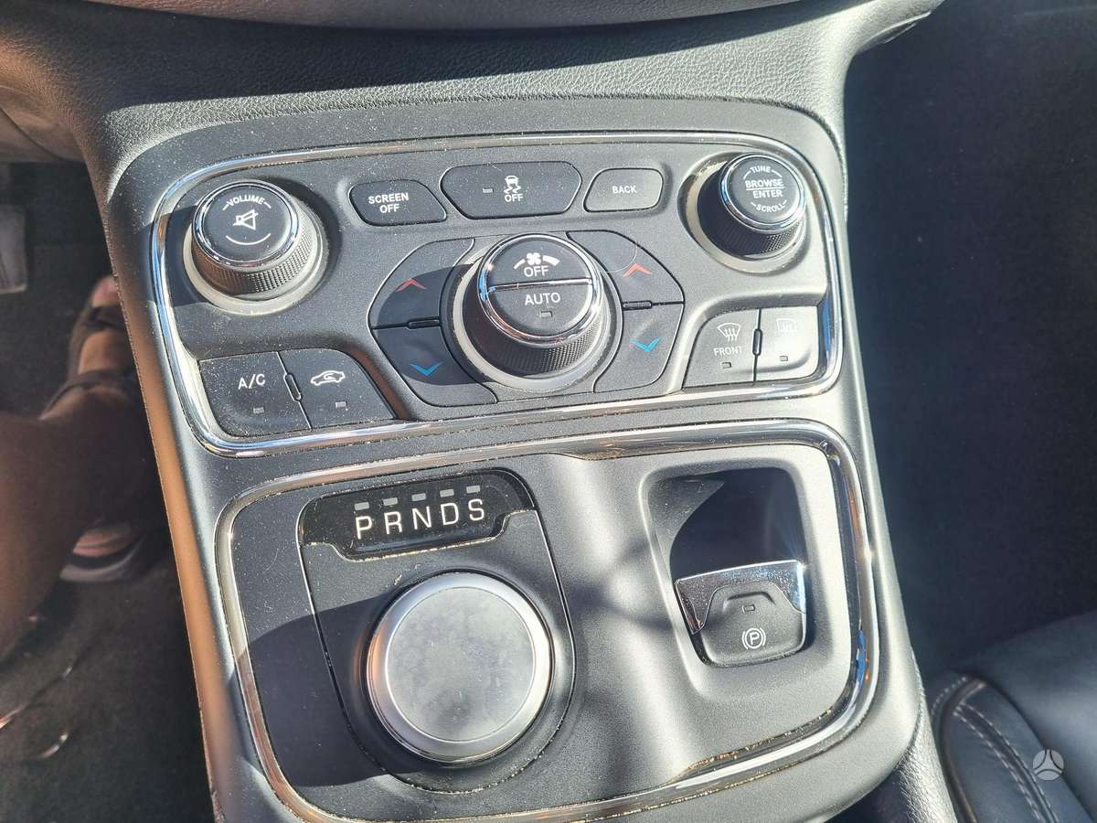Chrysler 200, 3.6 l., Седан