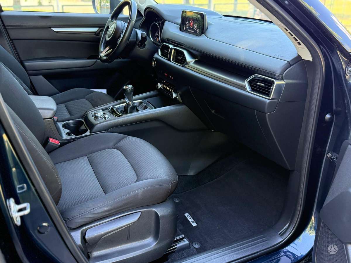 Mazda CX-5, 2.2 l., off-road / crossover