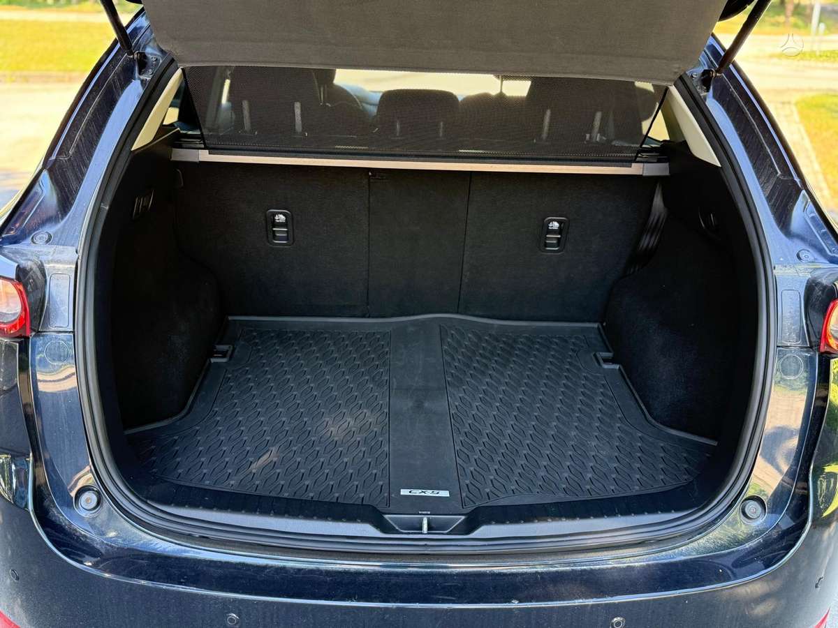 Mazda CX-5, 2.2 l., off-road / crossover