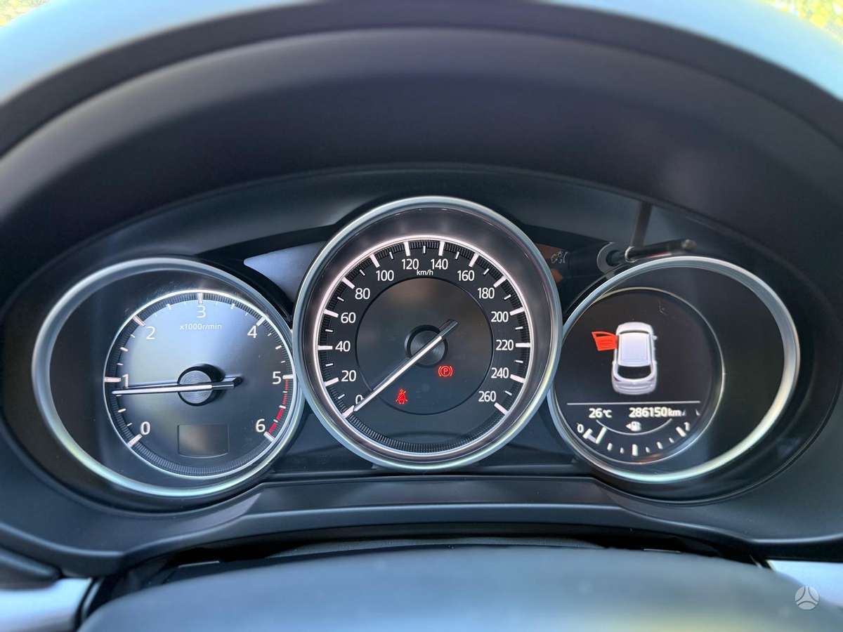 Mazda CX-5, 2.2 l., off-road / crossover
