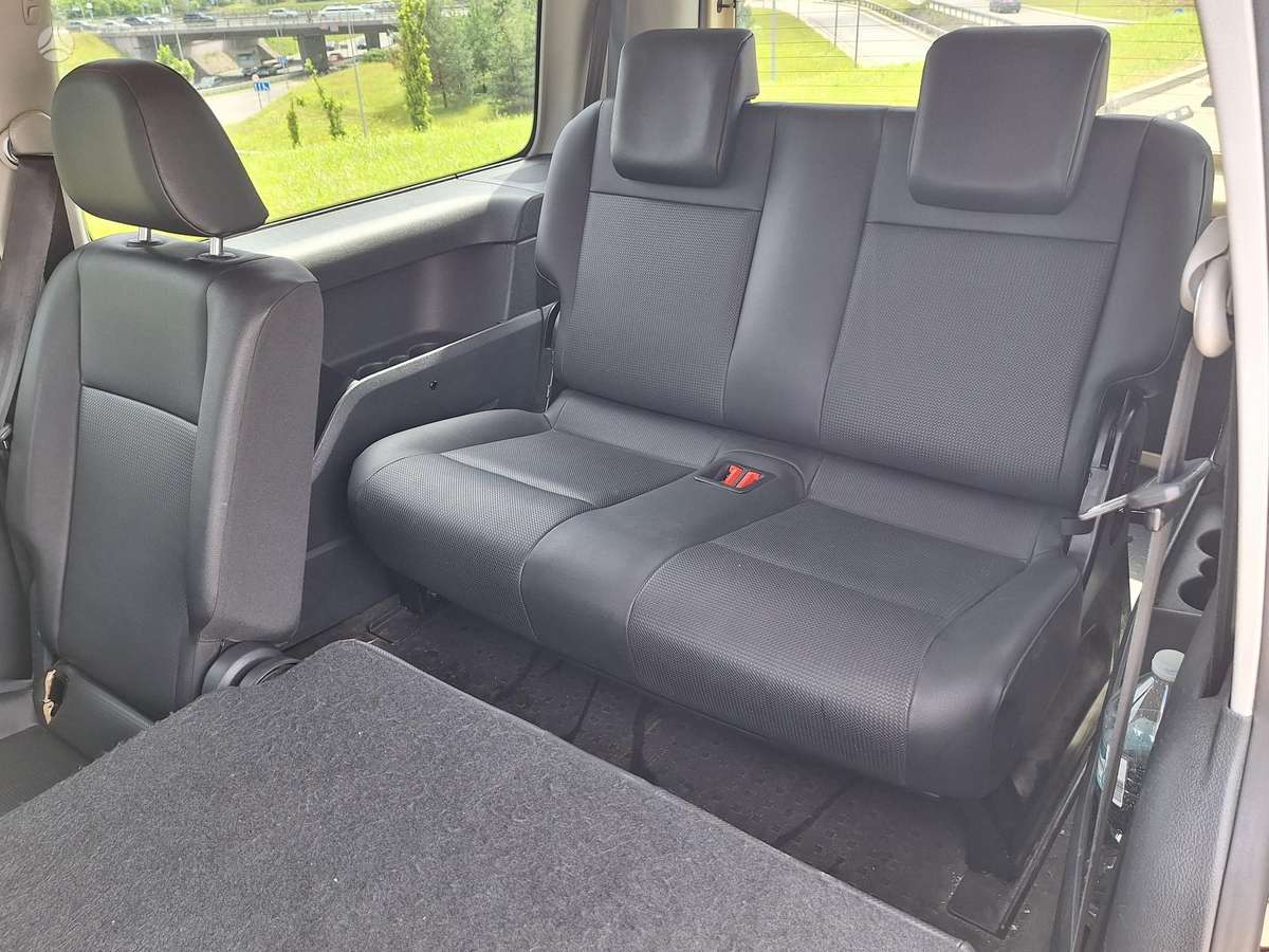 Volkswagen Caddy Maxi - 8