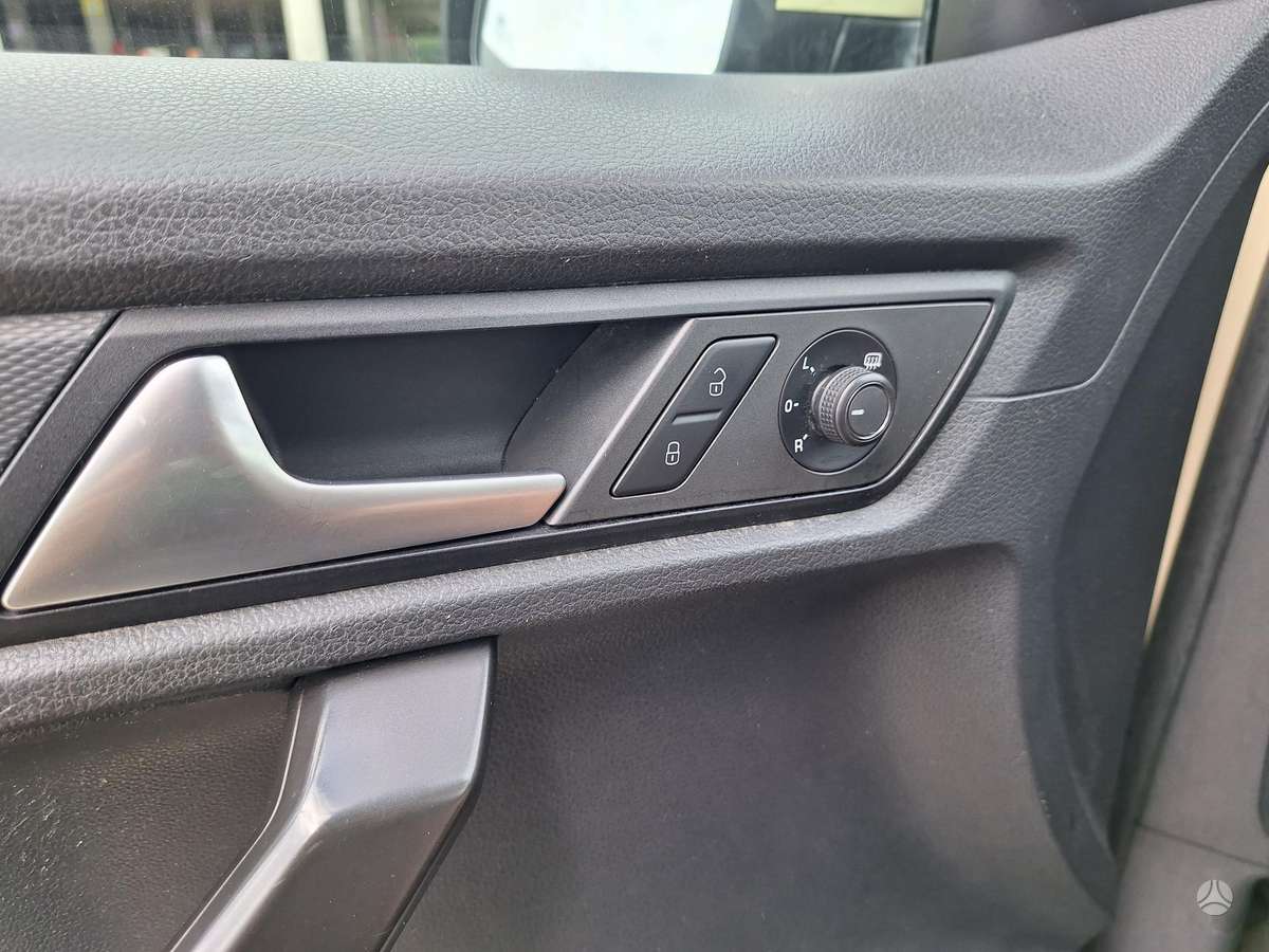 Volkswagen Caddy Maxi - 12