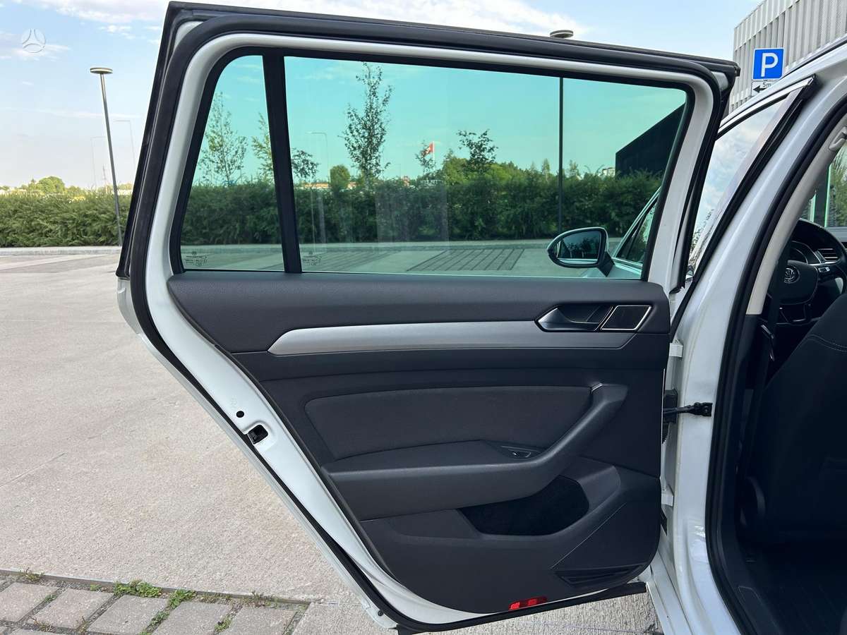 Volkswagen Passat, 2.0 l., Универсал