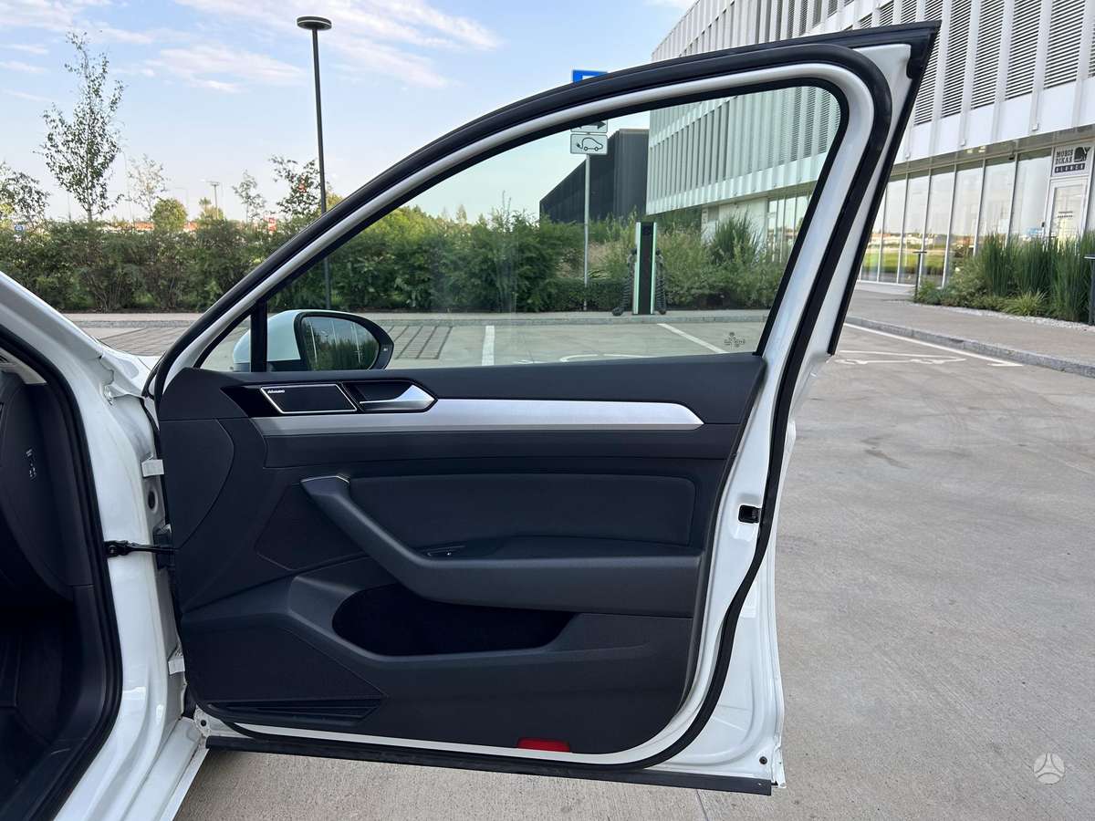 Volkswagen Passat, 2.0 l., Универсал
