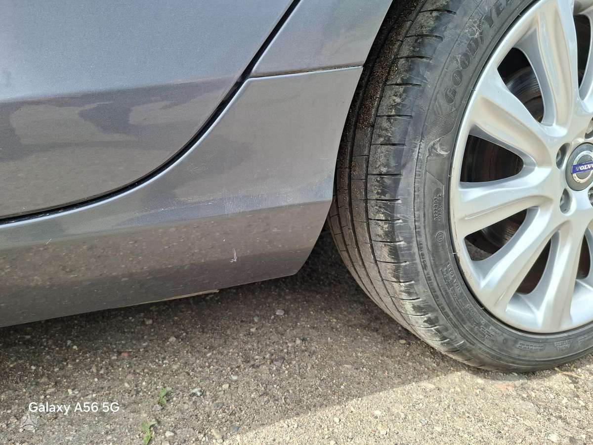 Volvo V40, 1.6 l., hatchback