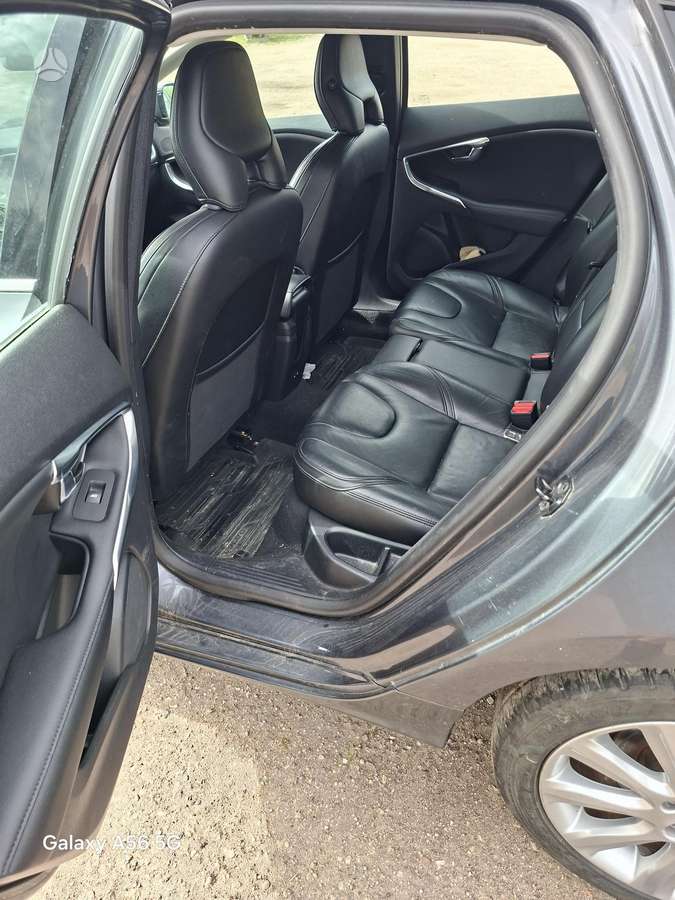 Volvo V40, 1.6 l., hatchback