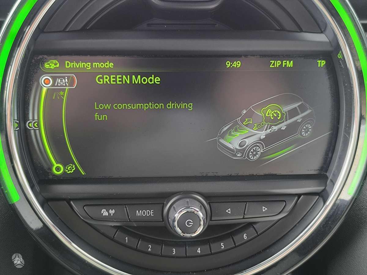 Mini Cooper, 1.5 l., hatchback