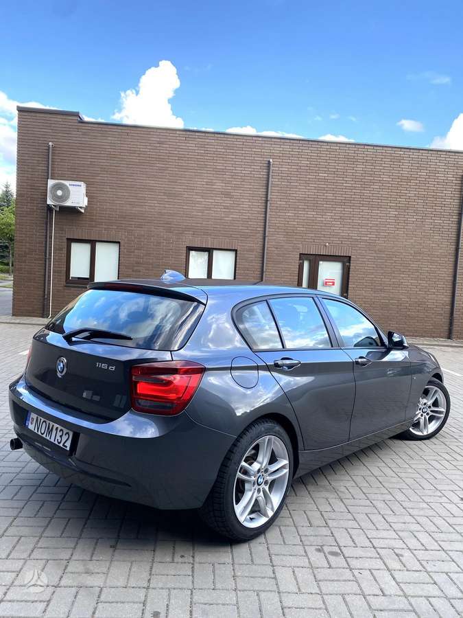 BMW 118, 2.0 l., hatchback