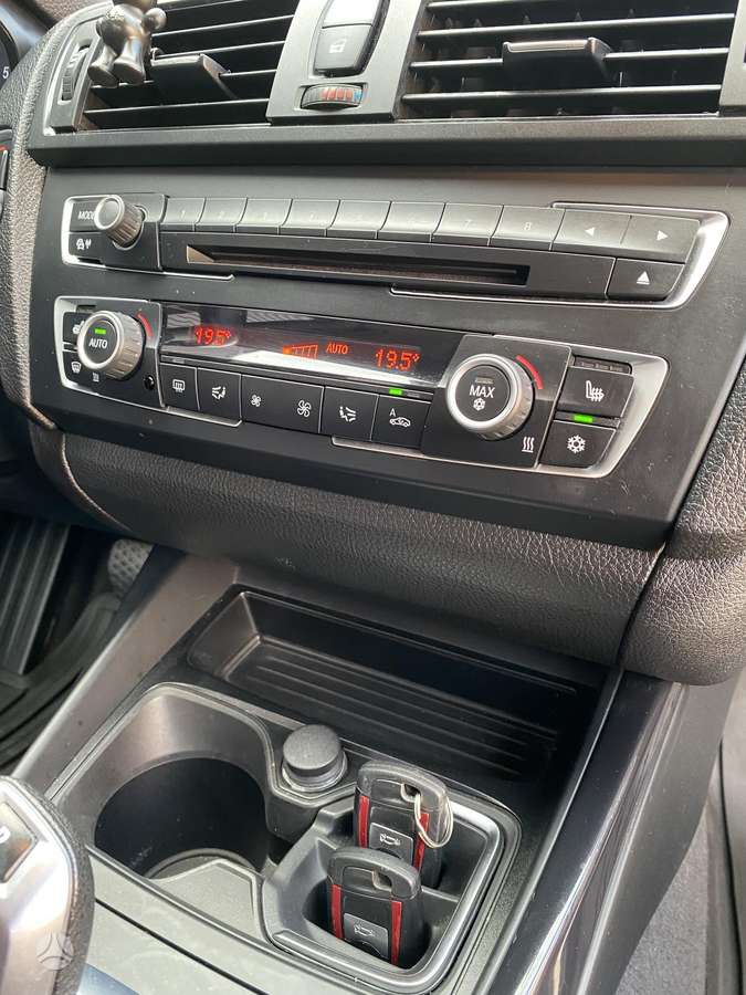 BMW 118, 2.0 l., hatchback