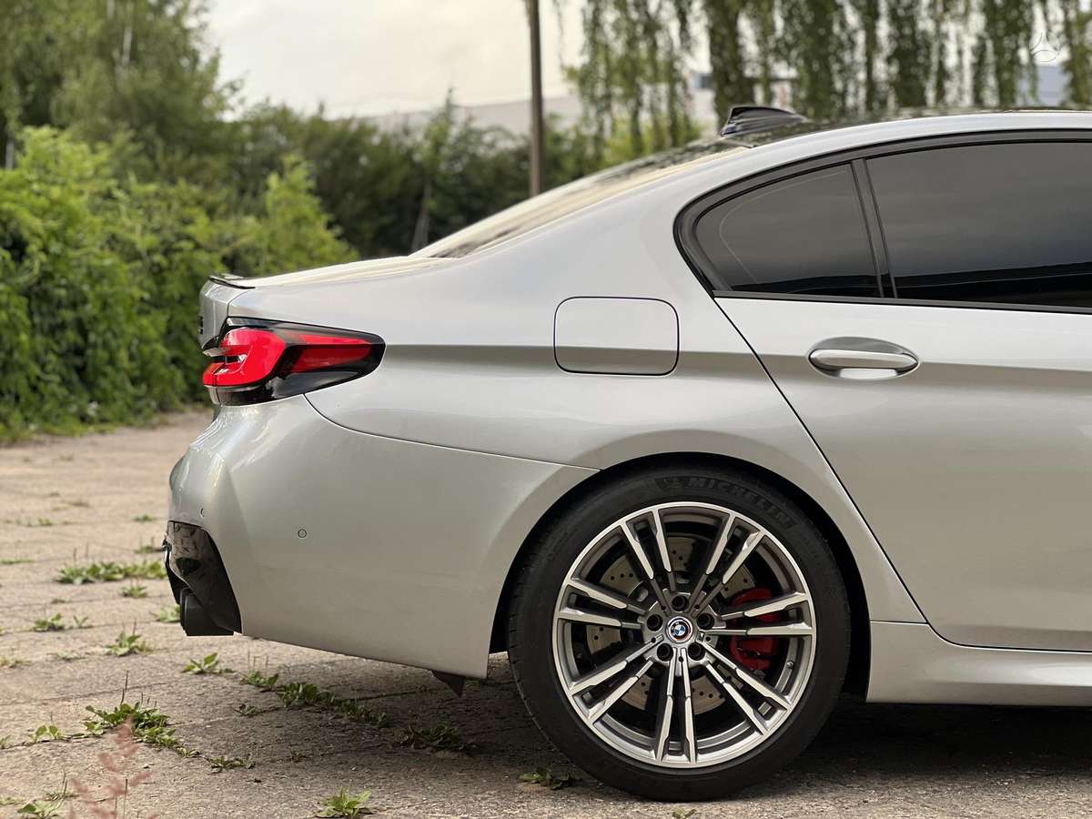 BMW M5, 4.4 l., Седан