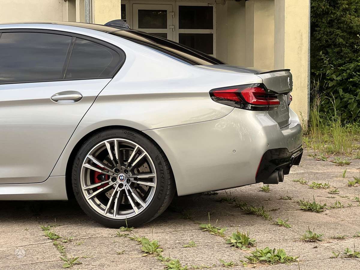 BMW M5, 4.4 l., Седан