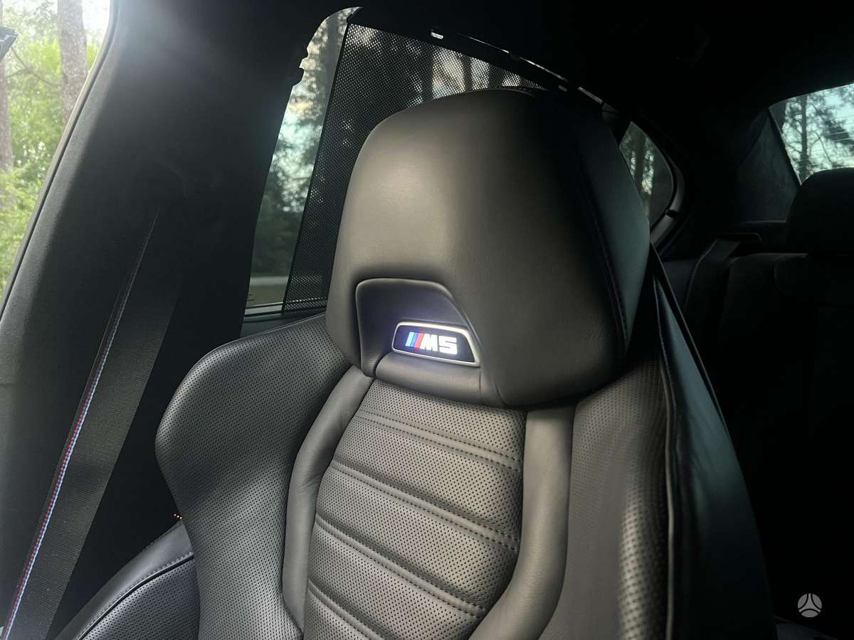 BMW M5, 4.4 l., Седан
