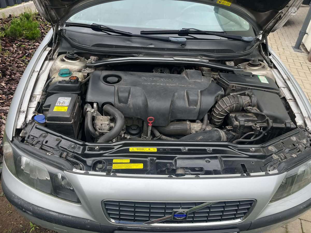 Volvo S60, 2.4 l., Седан