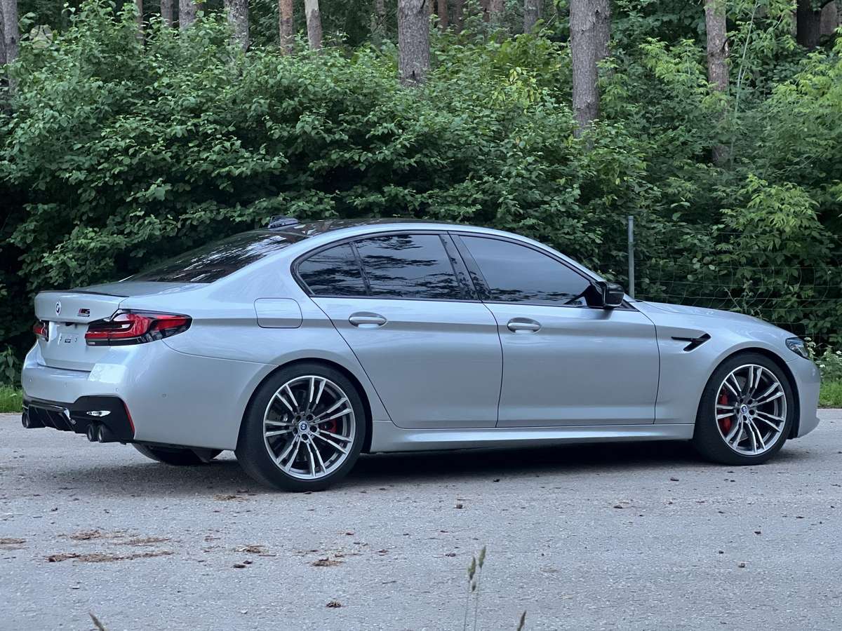 BMW M5, 4.4 l., Седан