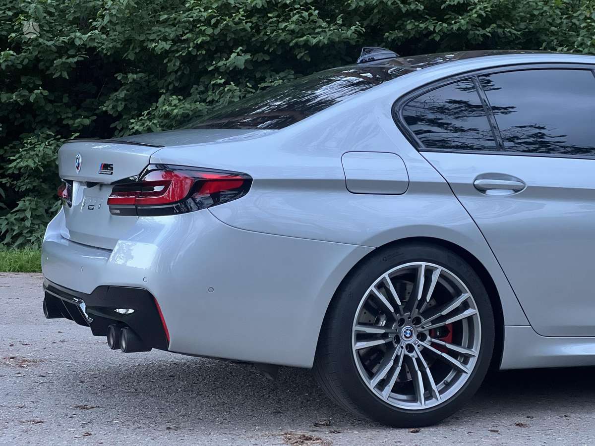 BMW M5, 4.4 l., Седан