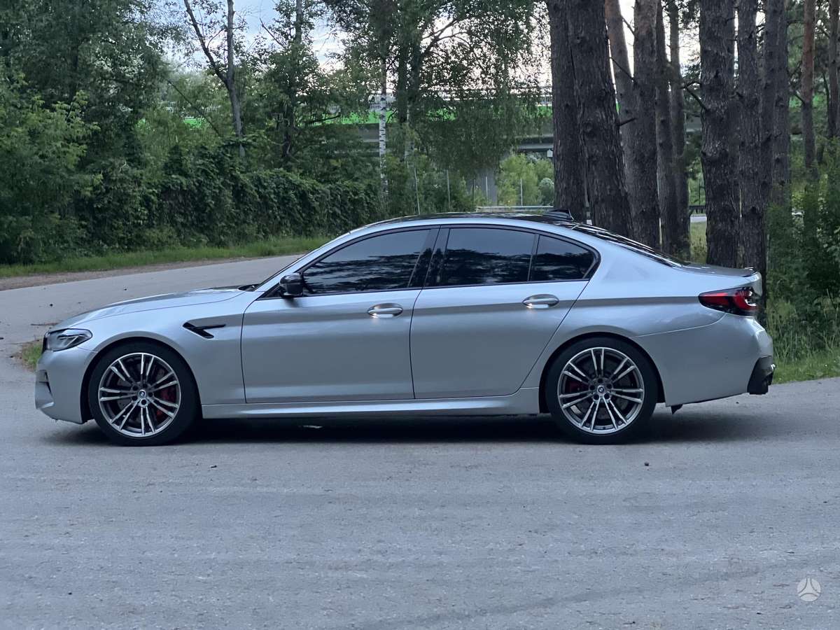 BMW M5, 4.4 l., Седан