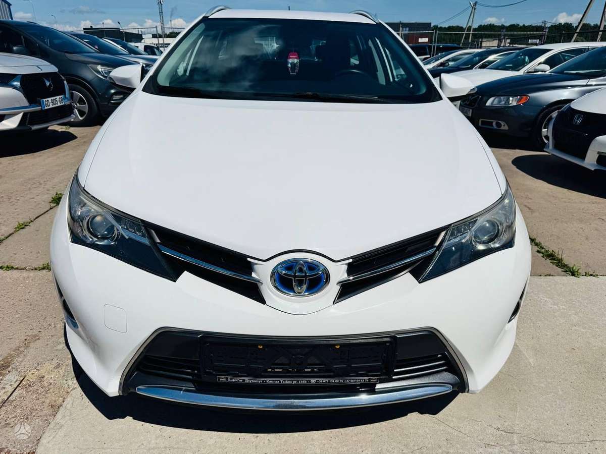 Toyota Auris - 2