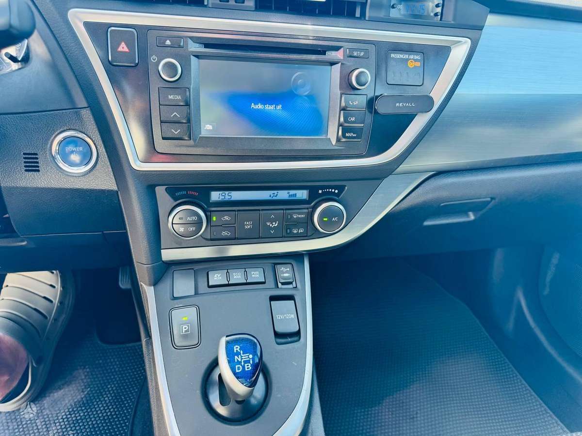 Toyota Auris - 10