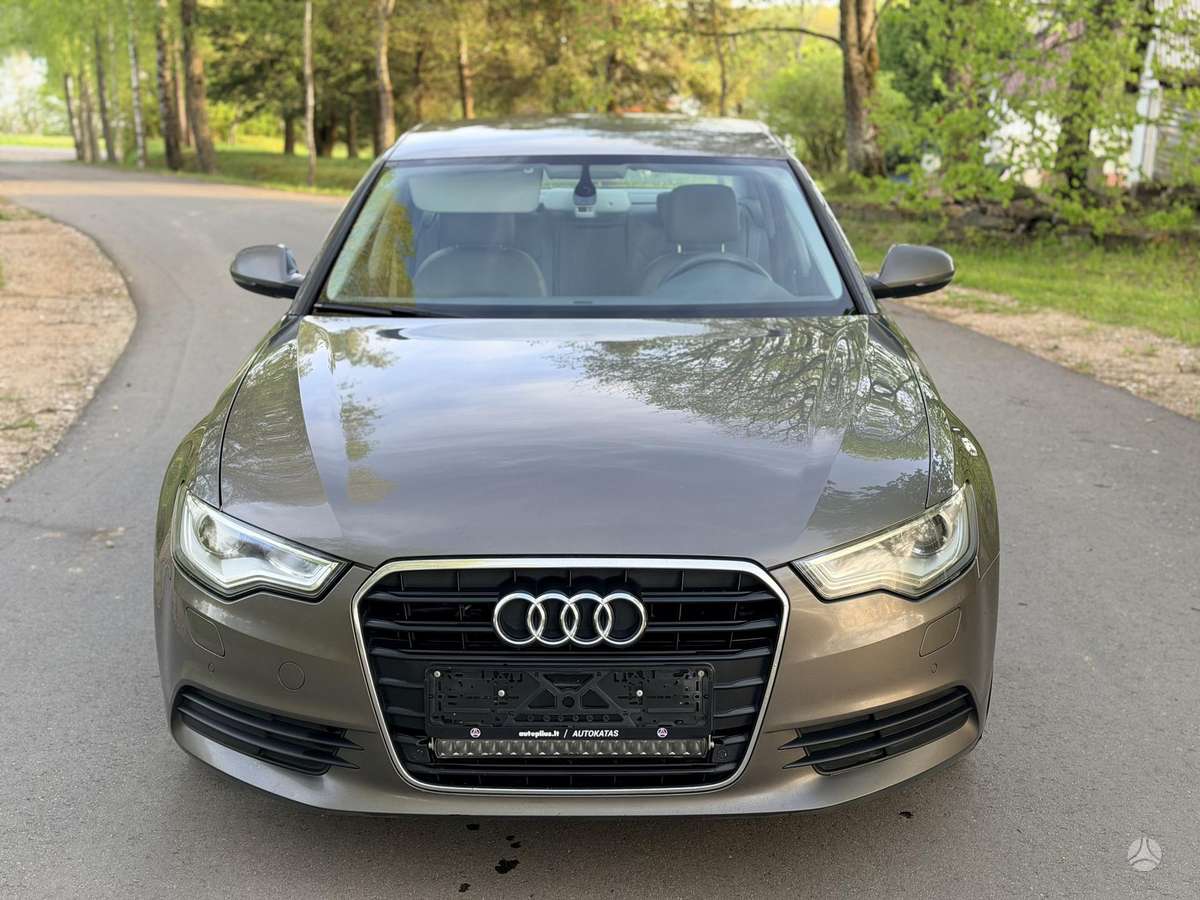 Audi A6, 2.0 l., Седан