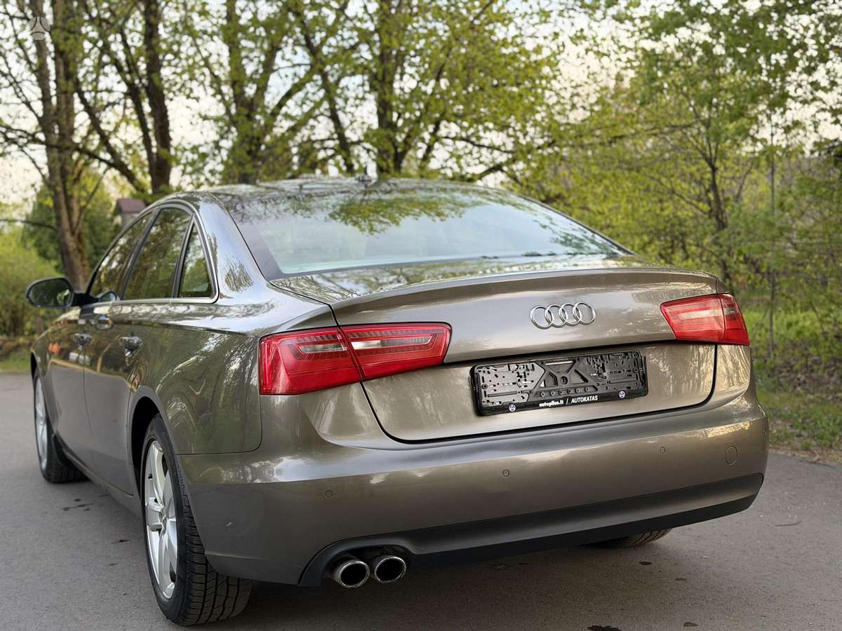 Audi A6, 2.0 l., Седан