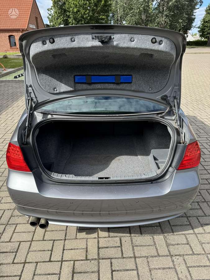 BMW 325, 3.0 l., Седан