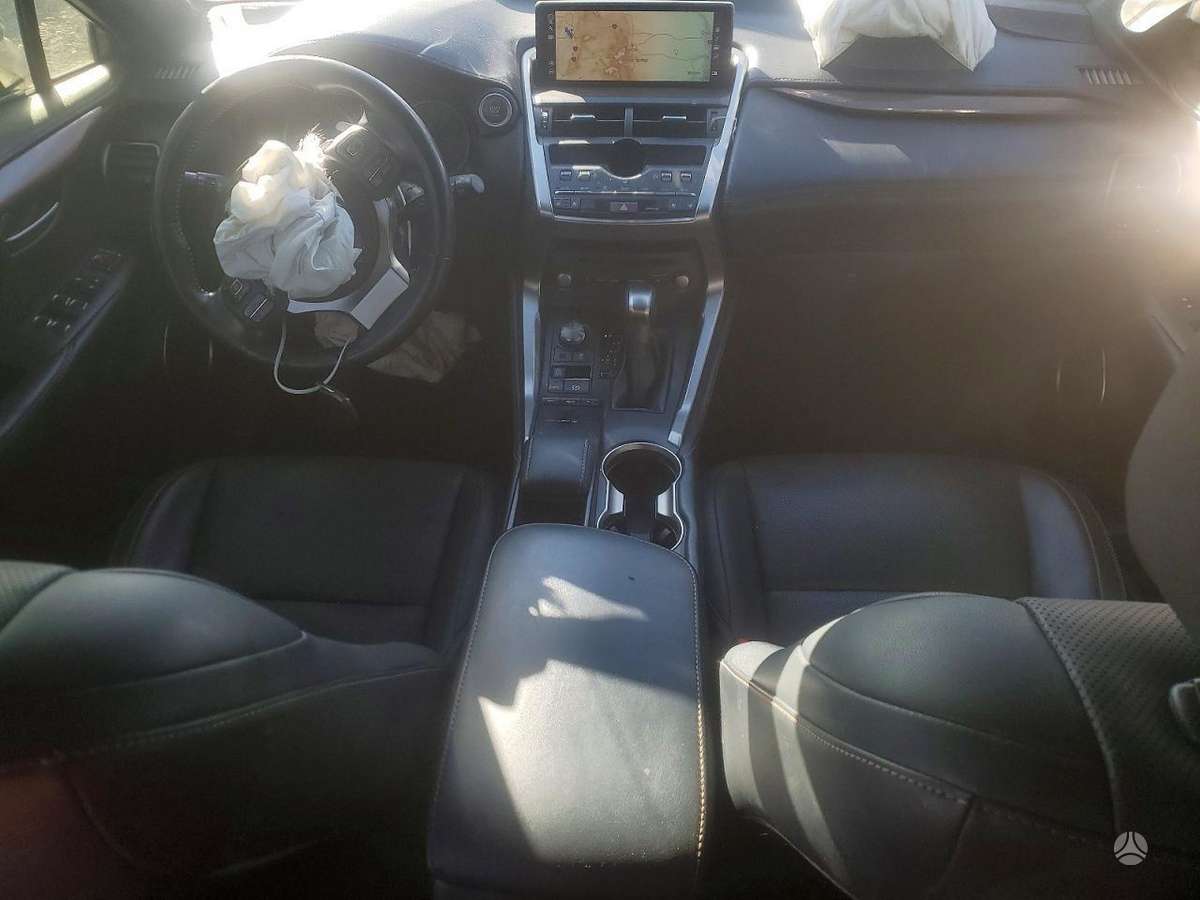 Lexus NX 300