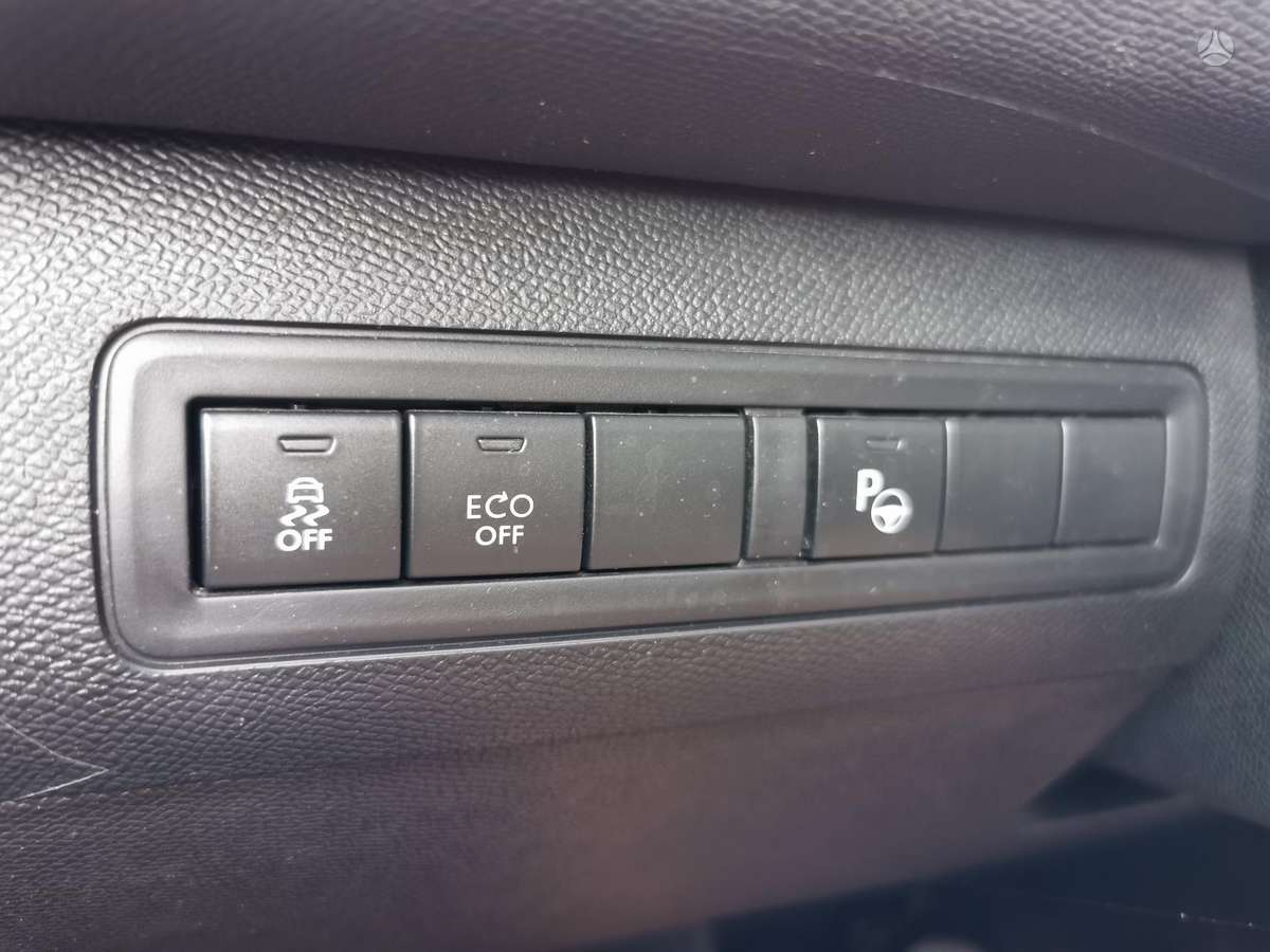 Peugeot 308, 1.2 l., hatchback